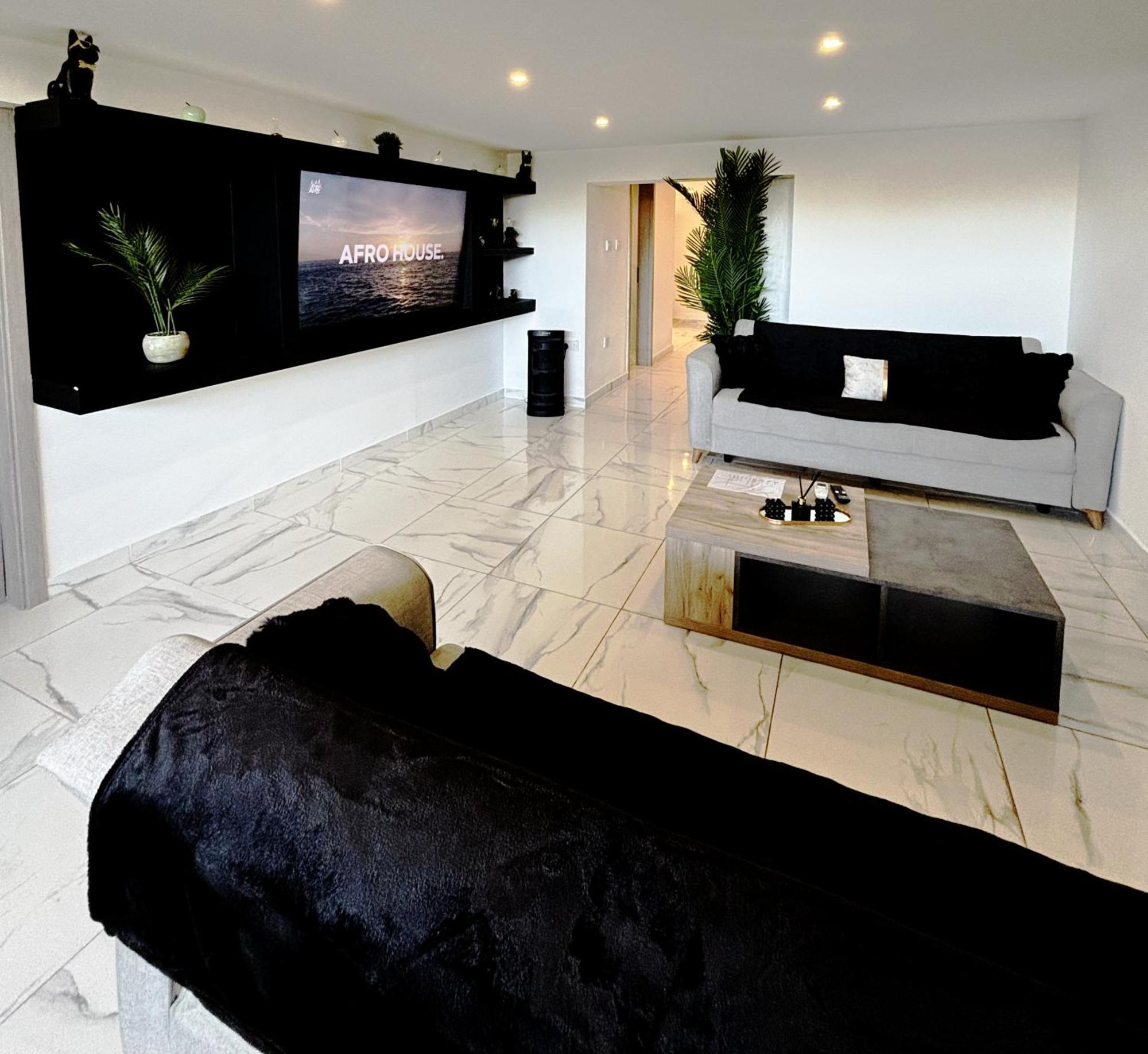 Sant Deluxe Apartament Ajia Napa